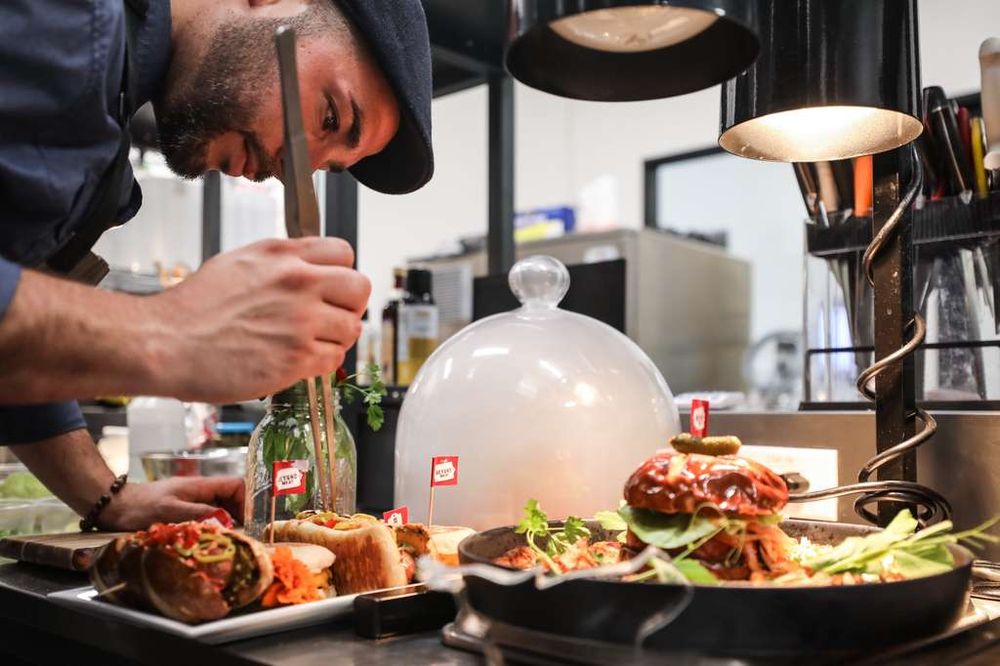 La increíble vida del chef Cris Sánchez: de Mendoza a crear 