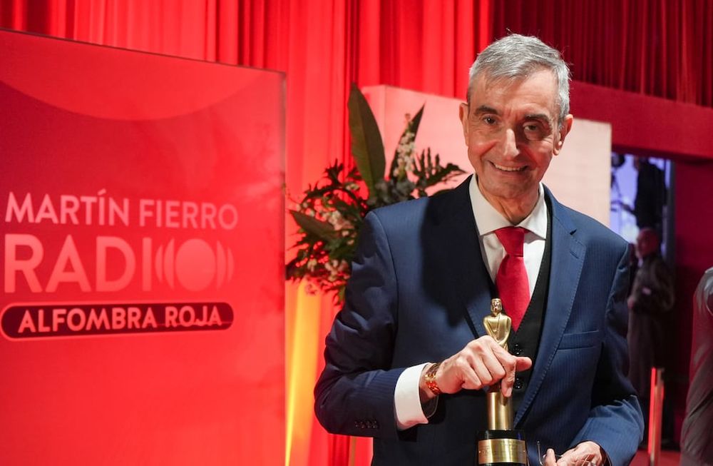 Premios Martín Fierro de la radio 2024. Nelson Castro, conductor del premiado Crónica de una tarde anunciada. Foto NA: MARCELO CAPECE