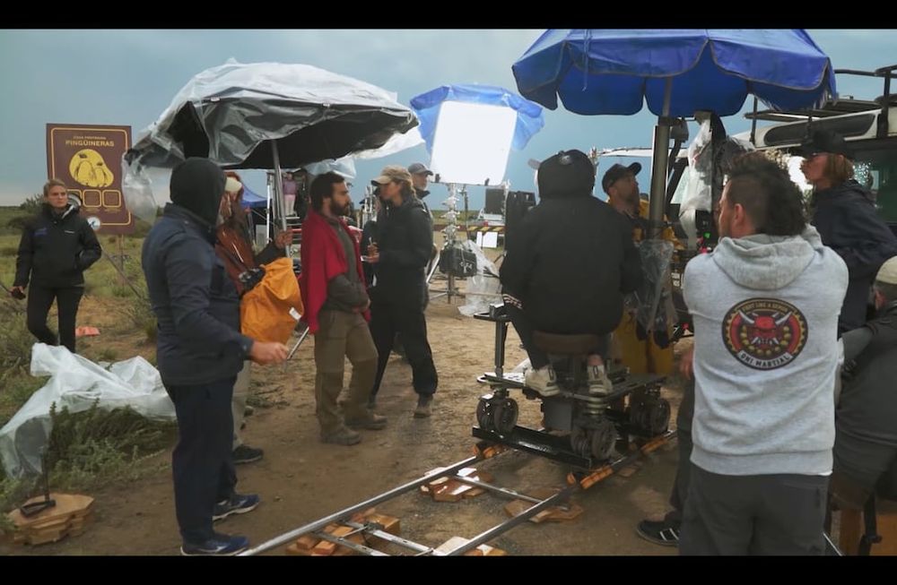 Rodaje de la película El pingüino y el pescador, una coproducción de Frontera+ y una productora de Hollywood, que distribuirá Universal y se estrena en agosto