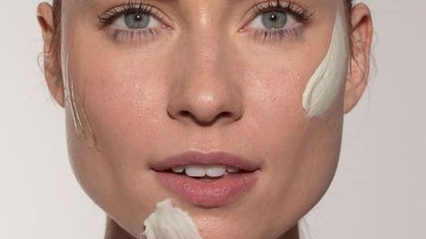 Cicaplast Baume B5 de la Roche-Posay, un producto que promete 21 usos en 1 y que realmente los cumple.