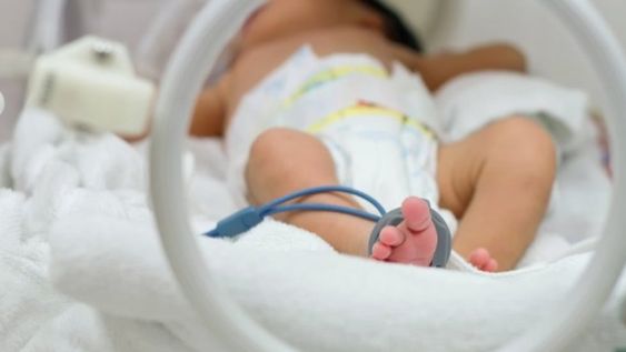 La madre de la bebé fue inoculada cuando cursaba la semana 36 del embarazo y le transmitió los anticuerpos por el cordón umbilical. Foto: Gentileza.