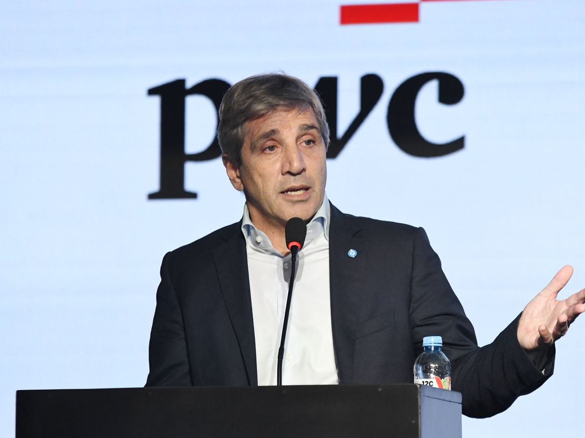 El Gobierno salió a frenar la suba del dólar. El Gobierno salió a frenar la suba del dólar.