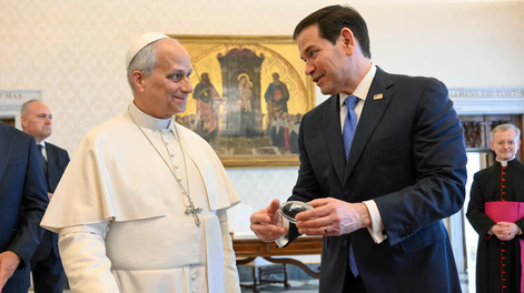 El Papa León XIV con el enviado de Trump, Marcos Rubio.