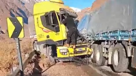 Dos camiones chocaron en la ruta 7