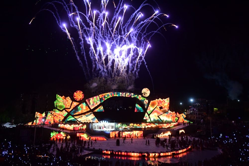 Con el tradicional show de fuegos artificiales concluyó el espectáculo de Vendimia 