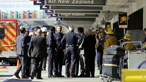 Los Ángeles: pánico, un muerto y 7 heridos por un tirador en el aeropuerto