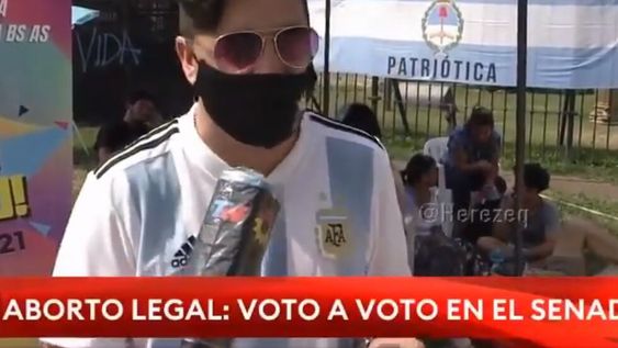 Reveló la confesión que le hizo su madre y se viralizó: los memes de ‘La Petisa’, Natalia, Diego y Esteban