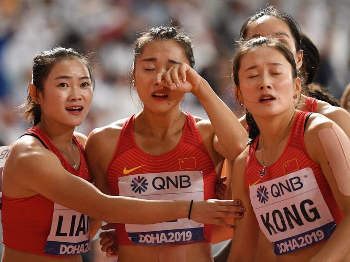 La insólita confusión de China: corrieron hacia atrás en la final de los 4x100