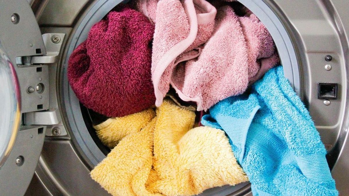 Cómo lavar las toallas: 9 consejos para que queden totalmente limpias e higiénicas sin acartonarse