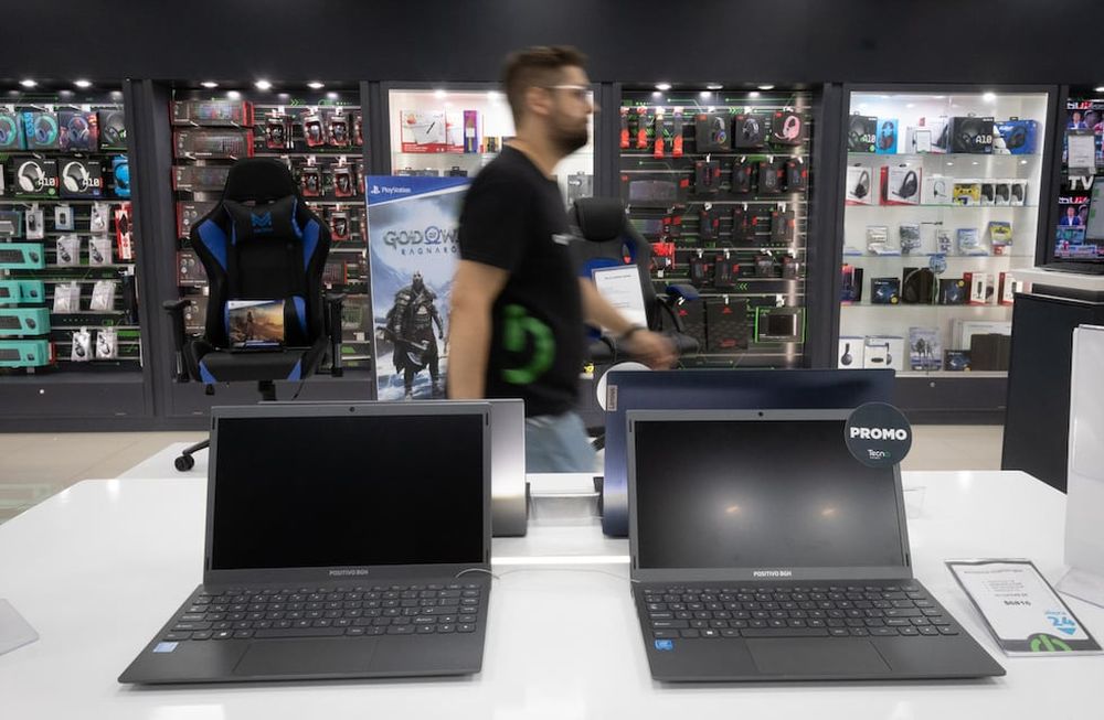 Algunas notebooks aumentaron hasta un 80% en algunas partes del país. Foto: Ignacio Blanco / Los Andes