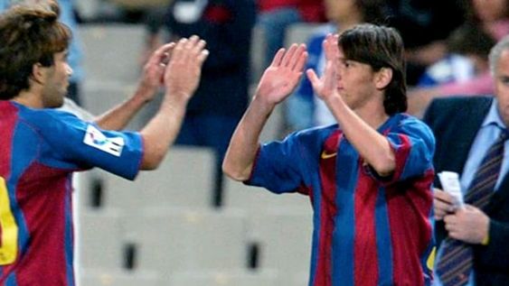 El extécnico neerlandés Frank Rijkaard lo mandó a la cancha en un partido oficial contra Espanyol en el RCDE Stadium el 16 de octubre de 2004, con 17 años y 14 días. / Gentileza.