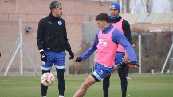 Mientras Matías Ramírez y Gonzalo Ábrego (32) tendrán su primera vez en el Monumental, Pier Barrios (en el fondo) conoce el paño porque lo enfrentó varias veces con la camiseta de Belgrano y Atlético Tucumán. / GCAT
