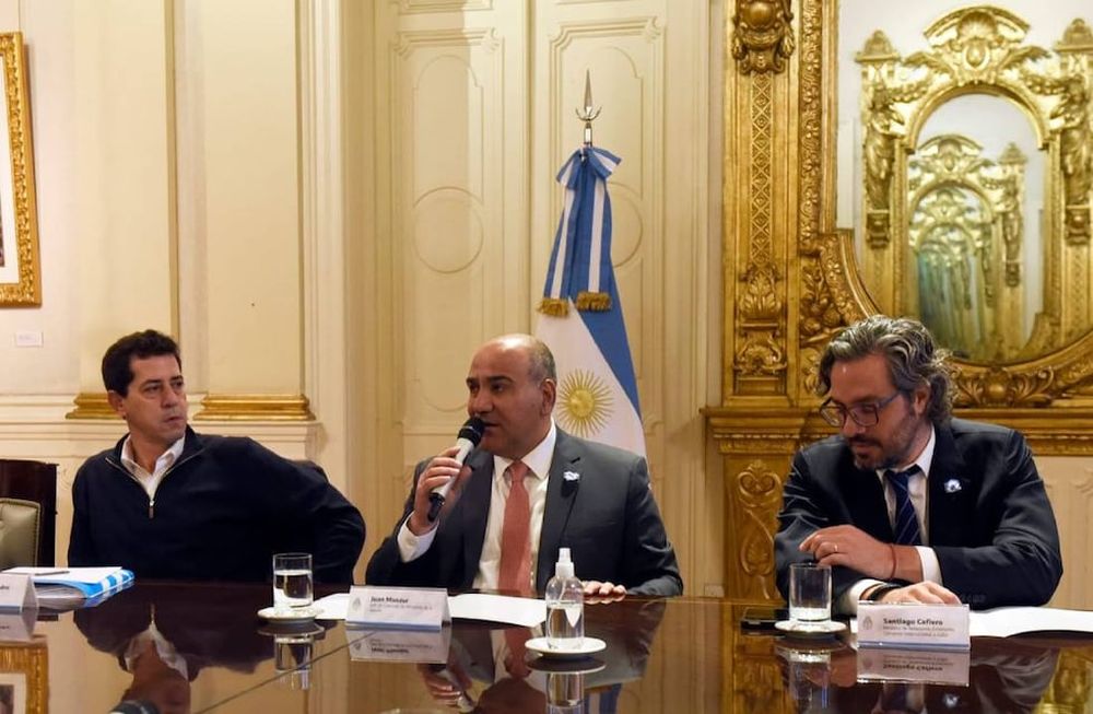 El jefe de Gabinete reunió a todos los ministros.