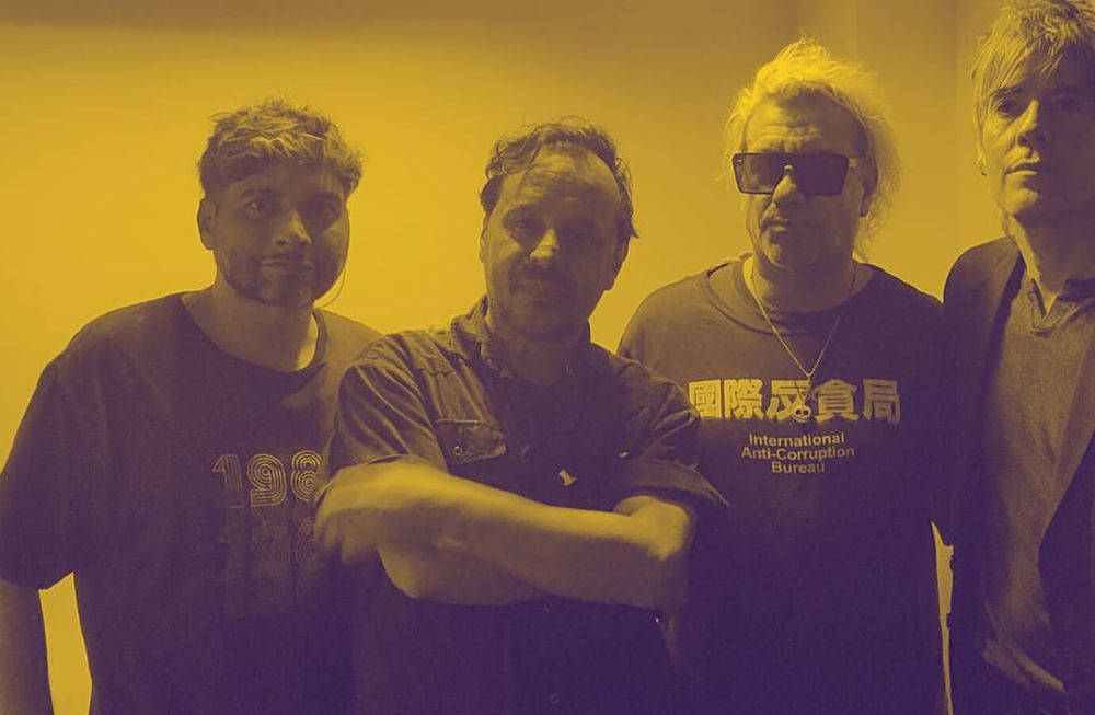 Peligrosos Gorriones en versión 2024: Leo Quiroz (mendocino invitado, en teclados), Francisco Bochatón (bajo y voz), Braulio DAguirre (batería) y Guillermo Coda (guitarra).