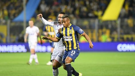 Jamiton Campaz de Rosario Central en el empate con Fortaleza (Prensa Rosario Central).