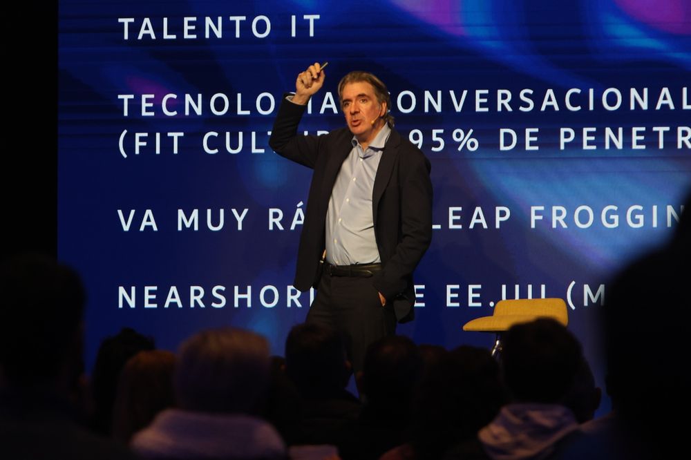 Sebastián Campanario analizó cómo la IA está acelerando los tiempos del cambio y provocando una transformación inédita.