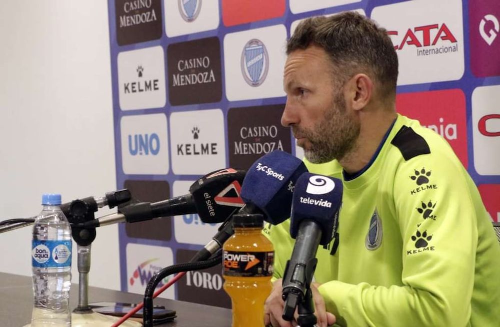 Duelo en medio de la pretemporada