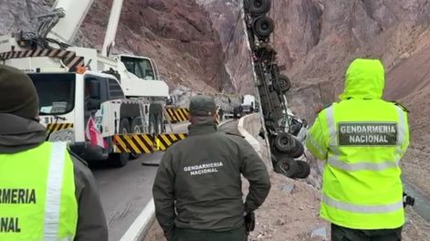 Los Andes | Gendarmería realizó desplazamientos de camiones y bypass de vehículos en Polvaredas.