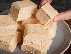 Es una receta ideal para compartir en familia y sumar un toque artesanal a la mesa navideña sin complicaciones.