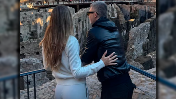 Adrián Suar compartió su primera foto con Rocío Robles.