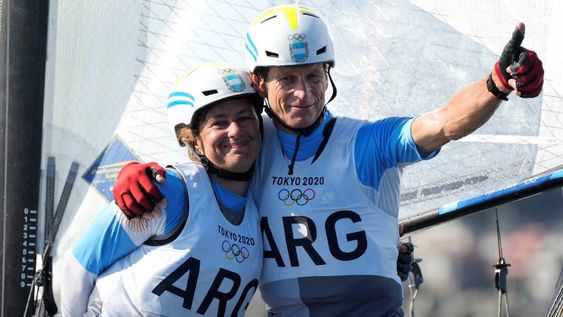 Cecilia Carranza Saroli y Santiago Lange ganaron la medal race de los Juegos Olímpicos de Tokio y terminaron séptimos en la clasificación general.