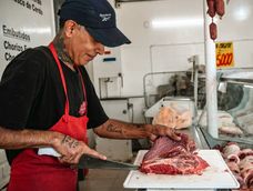 El precio de la carne aumentó 10,6% en marzo y aumenta por encima de la inflación desde octubre. Foto: Ramiro Gomez El precio de la carne aumentó 10,6% en marzo y aumenta por encima de la inflación desde octubre. Foto: Ramiro Gomez