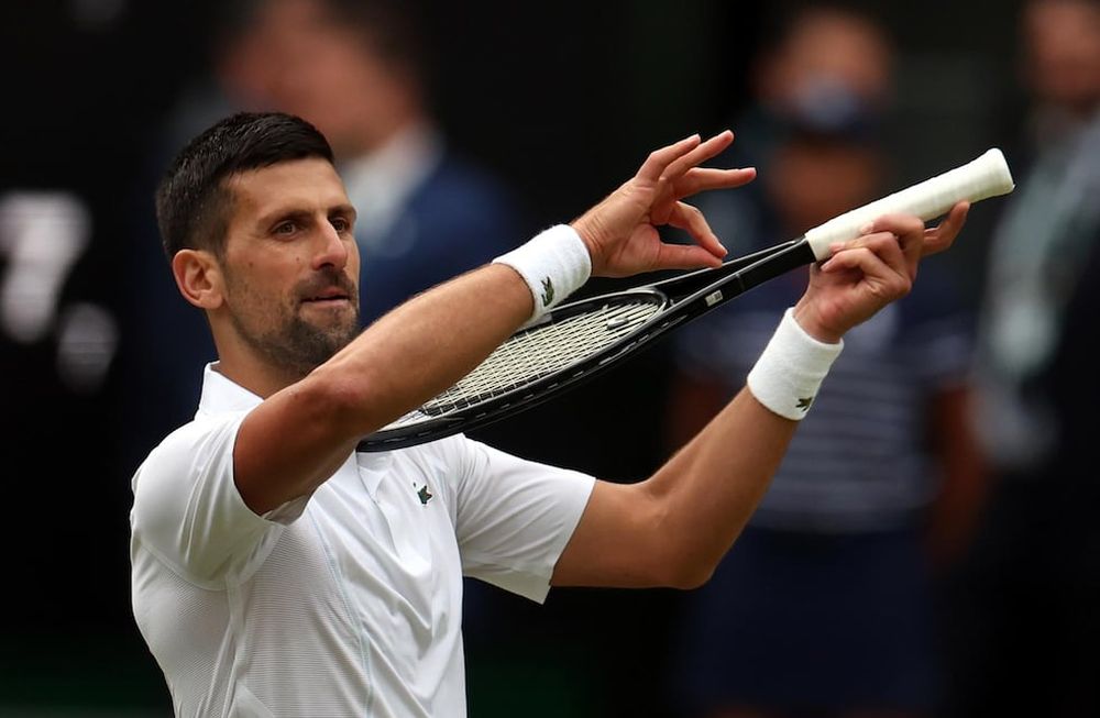 El tenista serbio hizo un particular festejó y despertó la polémica en Wimbledon.