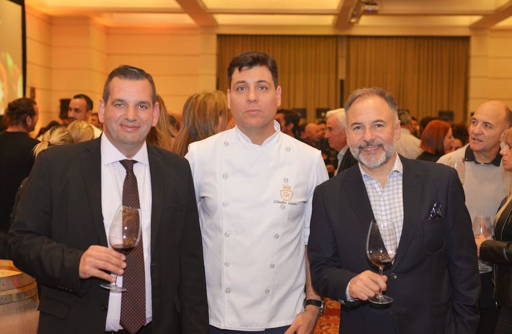 Santiago Alsina, gerente general de Diplomatic Hotel, Claudio Lucero, chef ejecutivo y Gustavo Flores Bazán, director de El Descorche Diario y coproductor del evento.