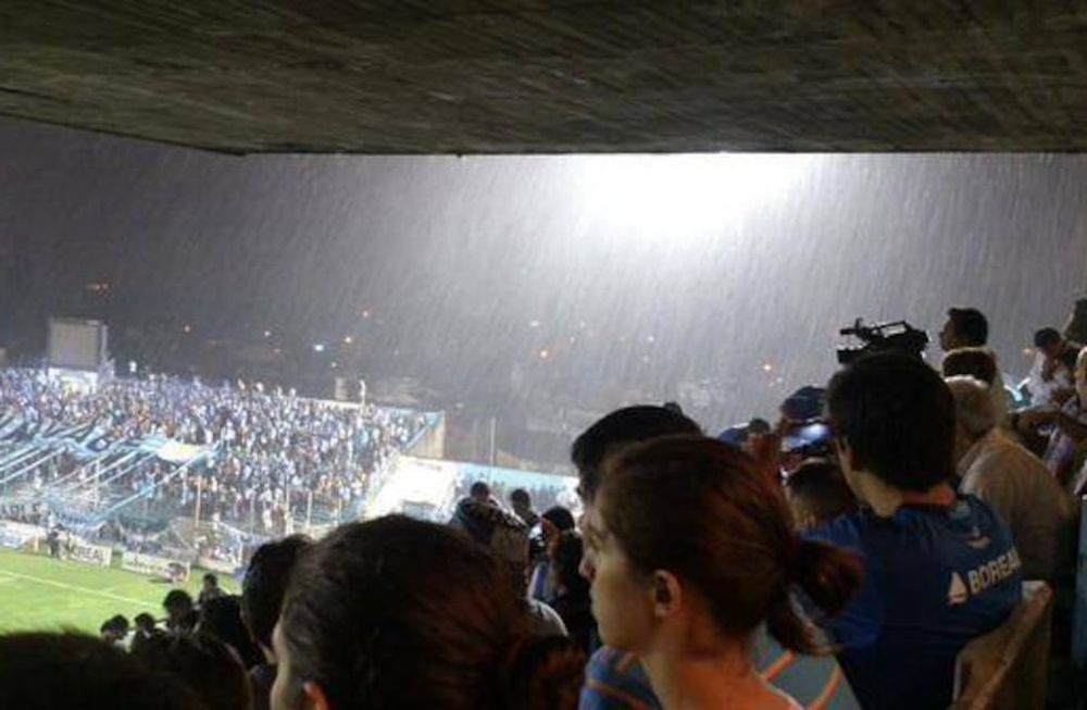 Las intensas lluvias obligaron a suspender Atlético Tucumán - Dálmine