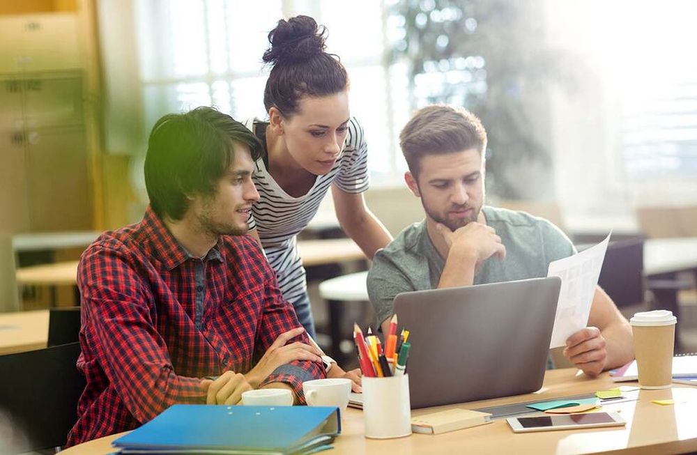 Las Pymes que contraten trabajadores por dos años tendran beneficios impositivos.