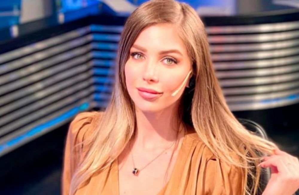 Desafió a un joven influencer que debía reunir un millón de likes para tener una cita, perdió la apuesta y ahora deberá cumplir con su palabra.