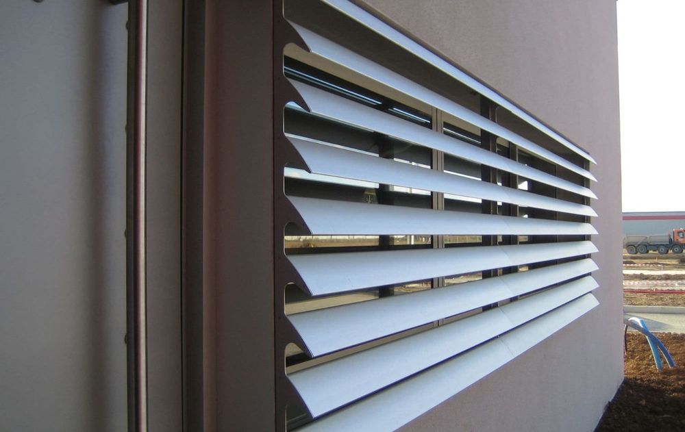 Su instalación es simple y se adaptan a cualquier medida, lo que proporcionan un estilo moderno a cualquier tipo de casa.