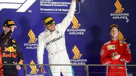 Hamilton ganó y se escapa en el campeonato