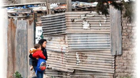 El desafío de la pobreza - Por Roberto Azaretto