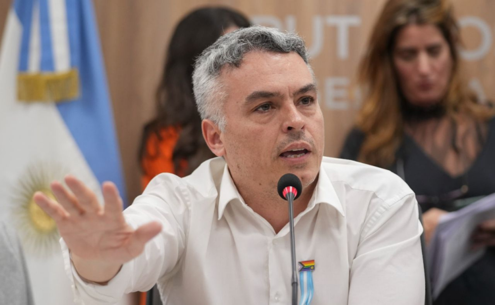 Esteban Paulón presentó un proyecto para legalizar la eutanasia en la Argentina.