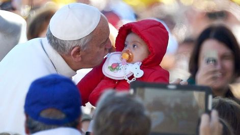 El papa Francisco pidó rezar por una niña italiana con una grave enfermedad