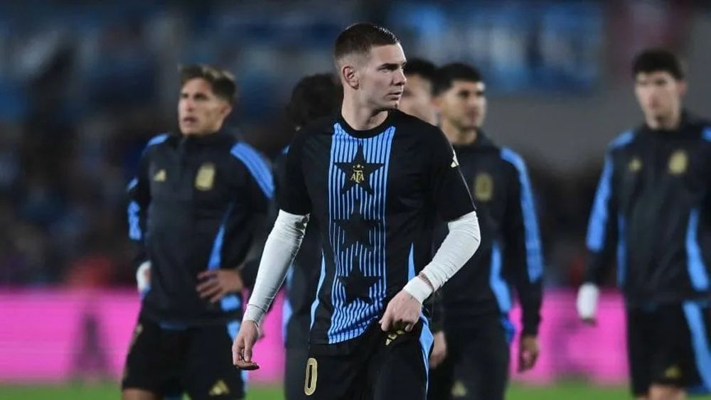 ELIMINATORIAS SUDAMERICANAS. Franco Mastantuono el jugador más apludido en el Monumental. 