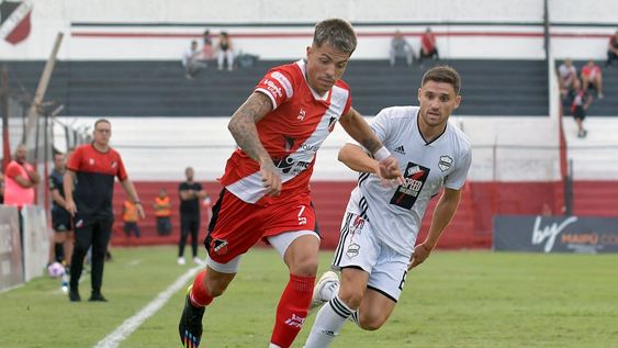 El Deportivo Maipú no pasó del empate ante el Deportivo Riestra, en el estadio Omar Higinio Sperdutti, en el marco de la fecha 7 de la Zona B del torneo de la Primera Nacional.resultado final .Foto : Orlando Pelichotti