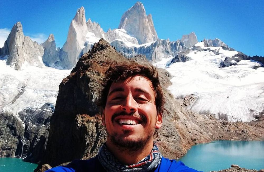 El mendocino que estuvo muerto durante 10 minutos para quien realizan un festival solidario, en un paseo por la montaña. Vivía una vida sana y tenía gran estado físico, pero sufrió un ataque cardíaco inexplicable.