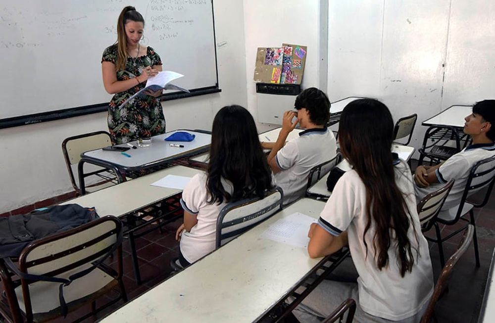 Cómo seguirá  el segundo tramo del ciclo lectivo tras el receso y cuando se recuperan saberes adeudadosEscuela José Vicente Zapata , profesora Melisa del cuarto año, materia MatemáticasFoto: Orlando Pelichotti