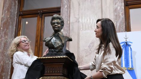 Victoria Villarruel inauguró el busto de Isabel Martínez de Perón en el Senado. Foto: Senado Argentina