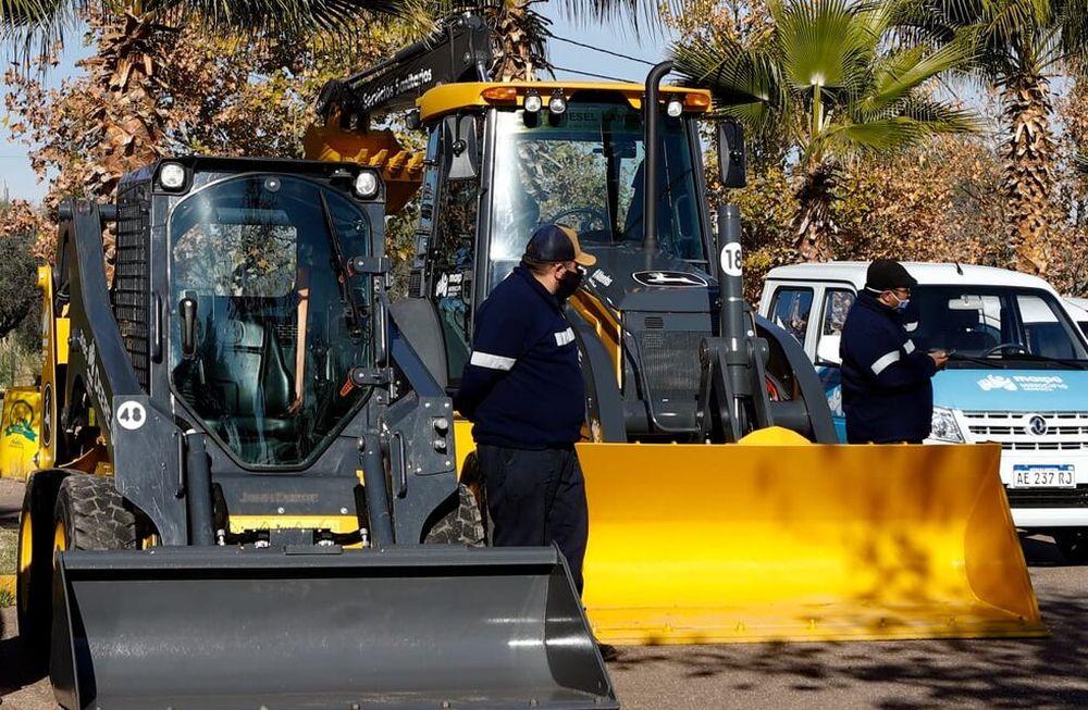 Maipú presentó nuevas movilidades y maquinarias pesadas