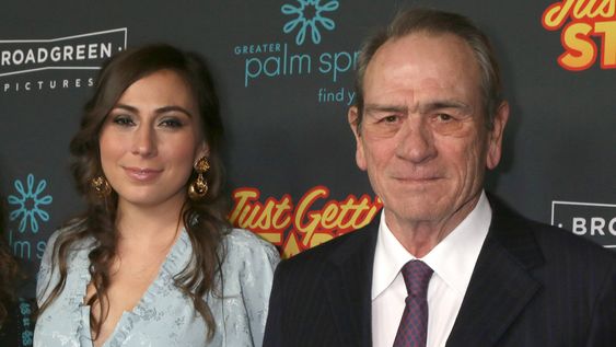 Hallaron muerta a la hija de Tommy Lee Jones en un hotel de San Francisco.