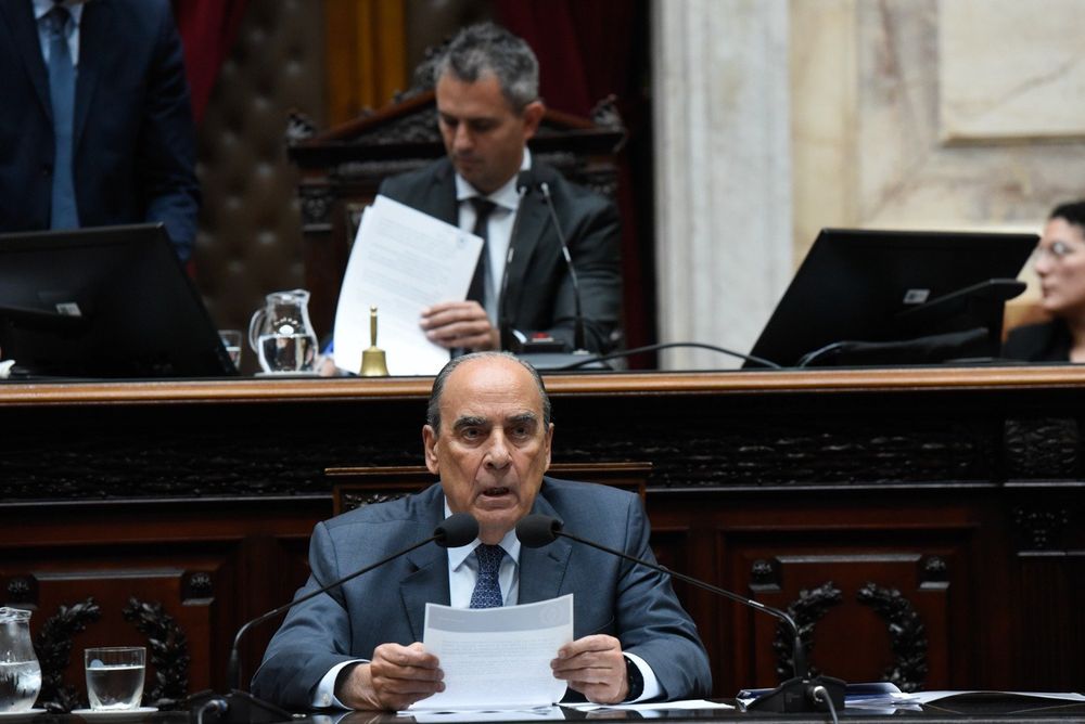 Francos dijo que se orquestó operación política con los audios por presuntas coimas y anunció una auditoría.