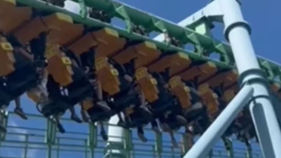 Dramática momento en la Costa: se rompió una montaña rusa.