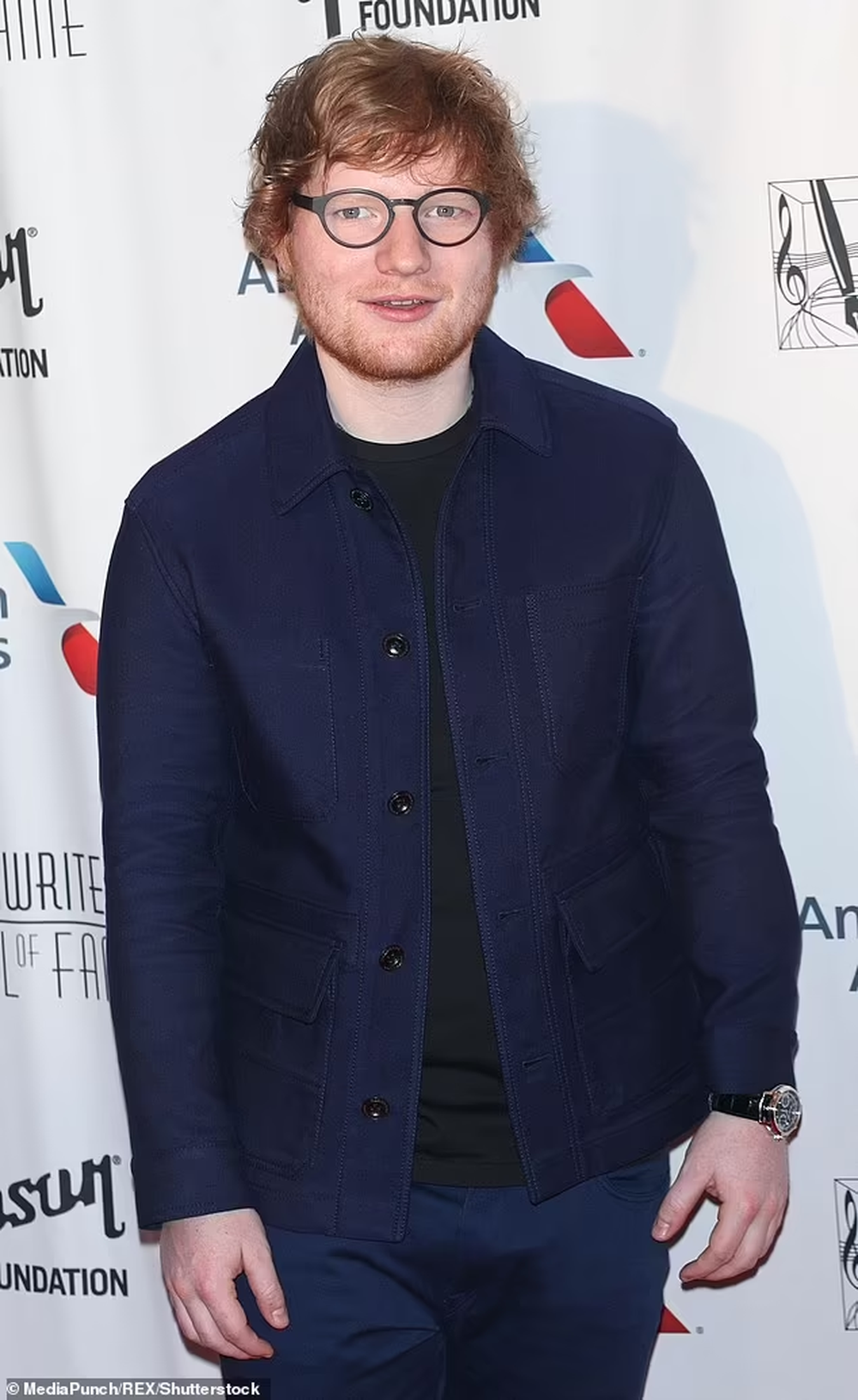  Ed Sheeran logró bajar hasta 20 kilos con una rutina de entrenamientos.