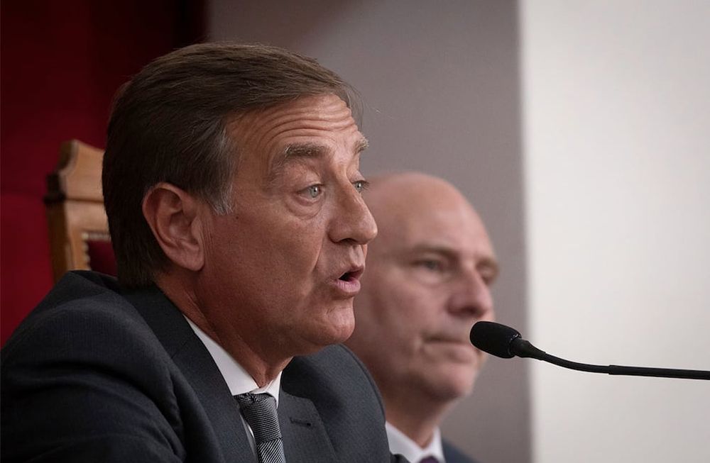 Durante el mediodía de este viernes, el gobernador Rodolfo Suárez estuvo presente en el acto de apertura del Año Judicial, en el que ofreció un discurso al igual que Dalmiro Garay, presidente de la Suprema Corte de Mendoza. Fue en el salón de actos de Tribunales provinciales.Foto: Ignacio Blanco / Los Andes