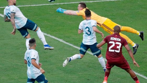 Apareció el Franco Armani de River y acalló las críticas