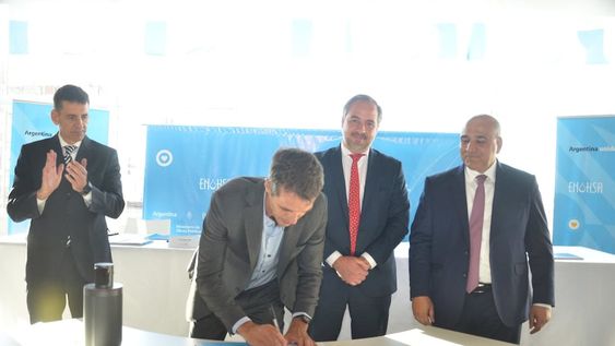 Stevanato firmó un acuerdo para mejorar conexiones cloacales y de agua potable