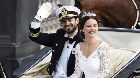 Fiesta en Suecia, el príncipe Carlos Felipe se casó con una ex estrella de reality show
